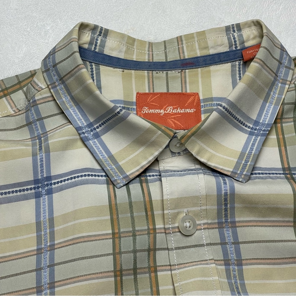 Tommy Bahama shirt Plaid Large 100% Silk